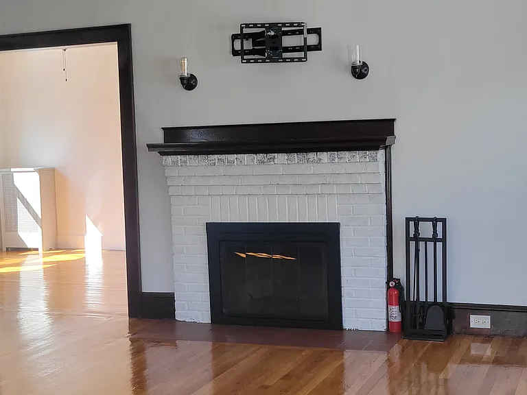 15-17 Fairview Ave #1 — Photo 9