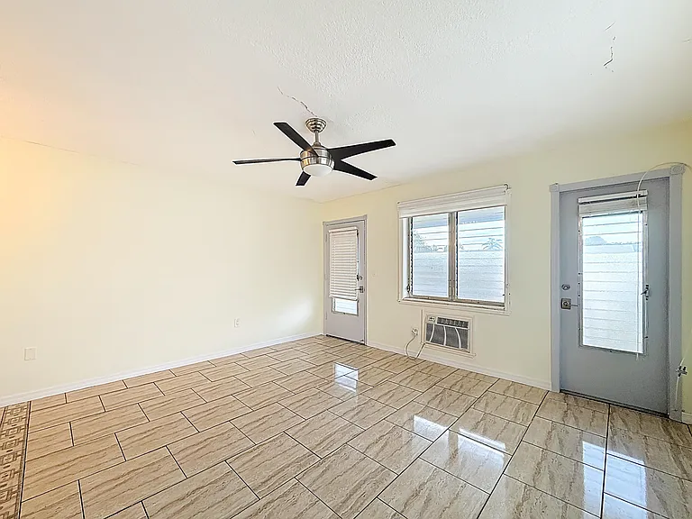 15610 NE 6th Ave #37B — Photo 20