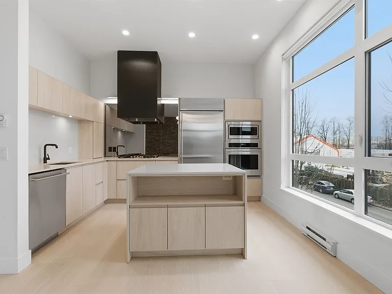 300 Salter St #205 — Photo 5