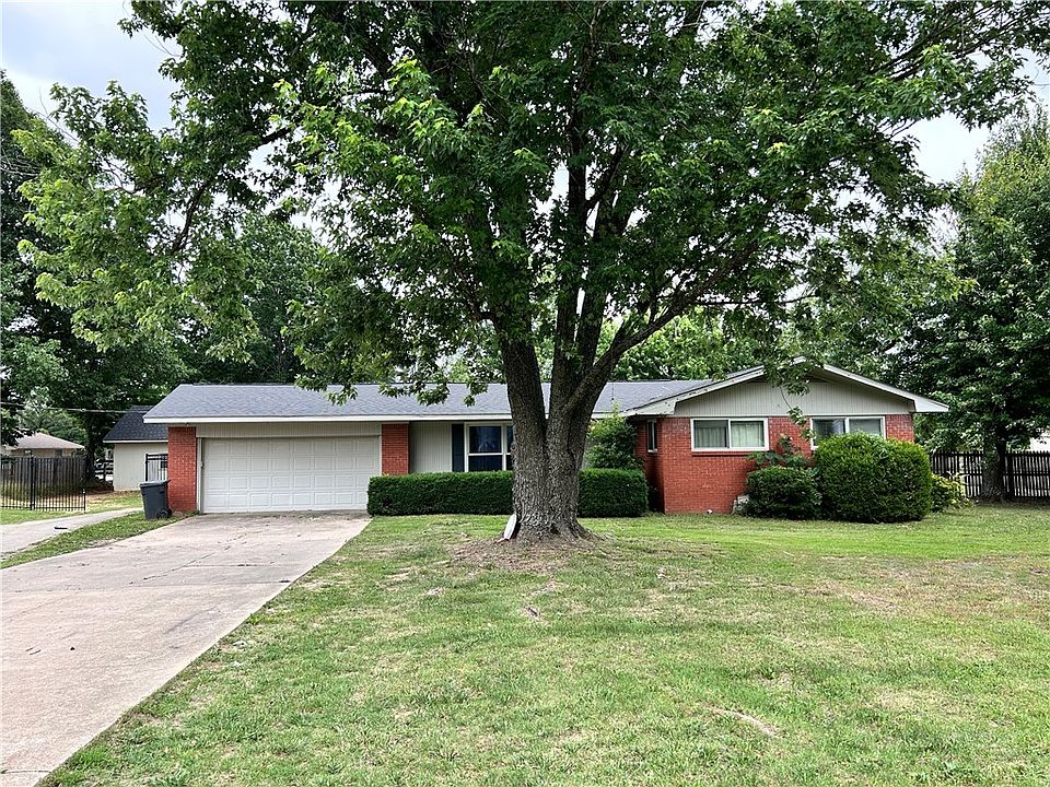 1st image of 2025 S Dixieland Rd