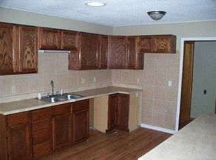 201 S B St, Herington, KS 67449