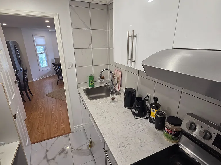 309 Harewood Blvd #UPPER — Photo 9