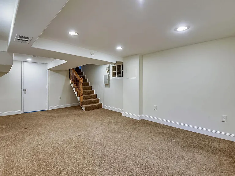 210 E Hamilton Ave — Photo 40