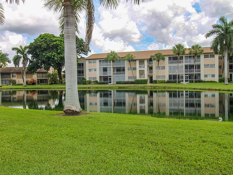 1020 Palm View Dr #C-104 — Photo 15