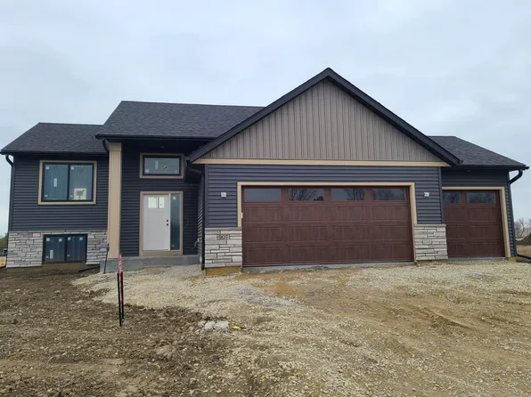 907 13th St NW, Kasson, MN 55944