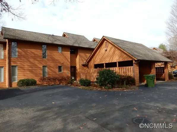 2 Village Dr, Asheville, NC 28803