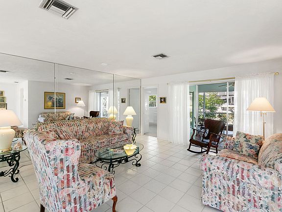 3rd image of 751 Orchid Ct