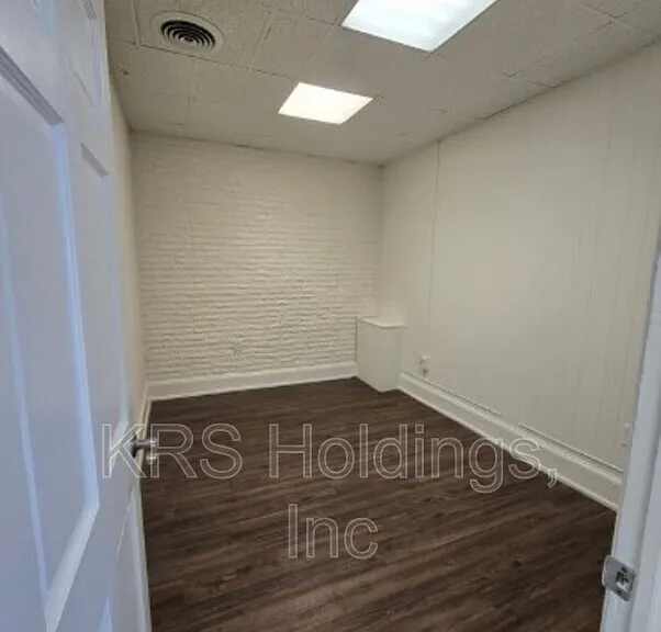 908 W Broad St — Photo 2
