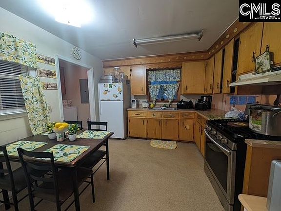 2nd image of 216 Cricket Rd