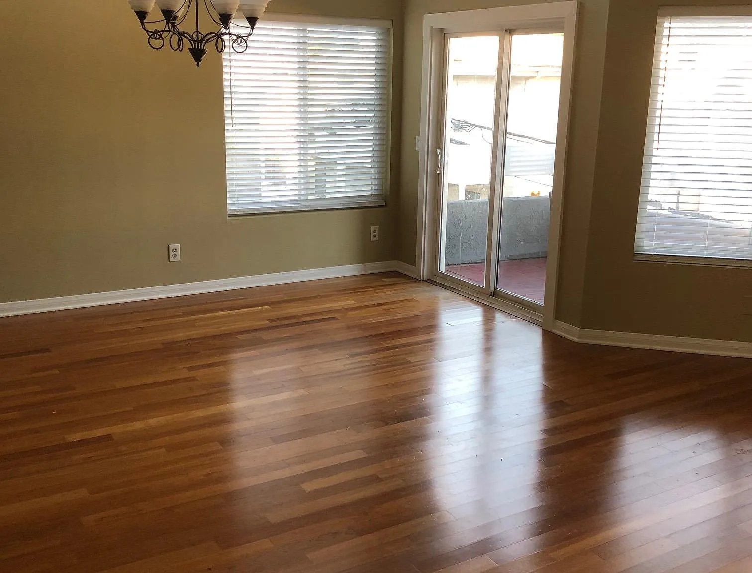 11938 Courtleigh Dr — Photo 3