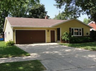 326 Deschane Pl, Green Bay, WI 54302
