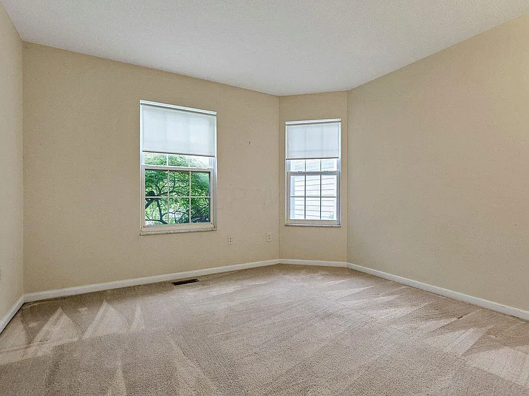 2691 Abbey Knoll Dr — Photo 14