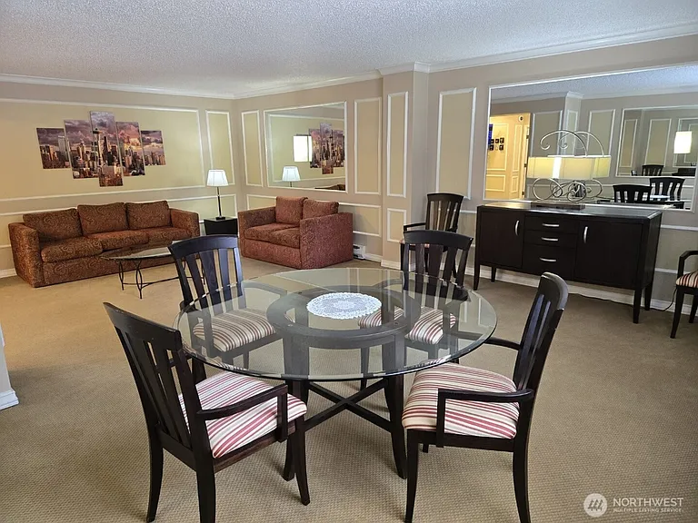 4540 8th Ave NE #202 — Photo 25