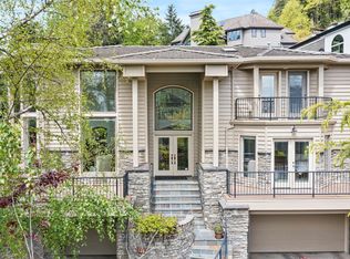 3458 SW Doschview Ct, Portland, OR 97239