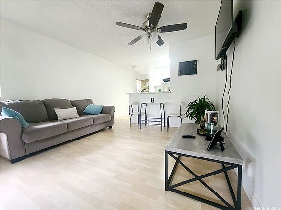 2nd image of 95-510 Wikao St APT K206