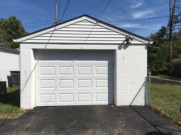 3rd image of 3046 Oaklawn St