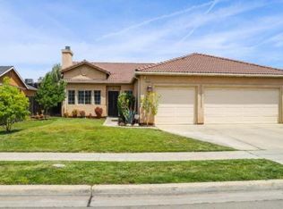 6568 E Huntington Ave, Fresno, CA 93727