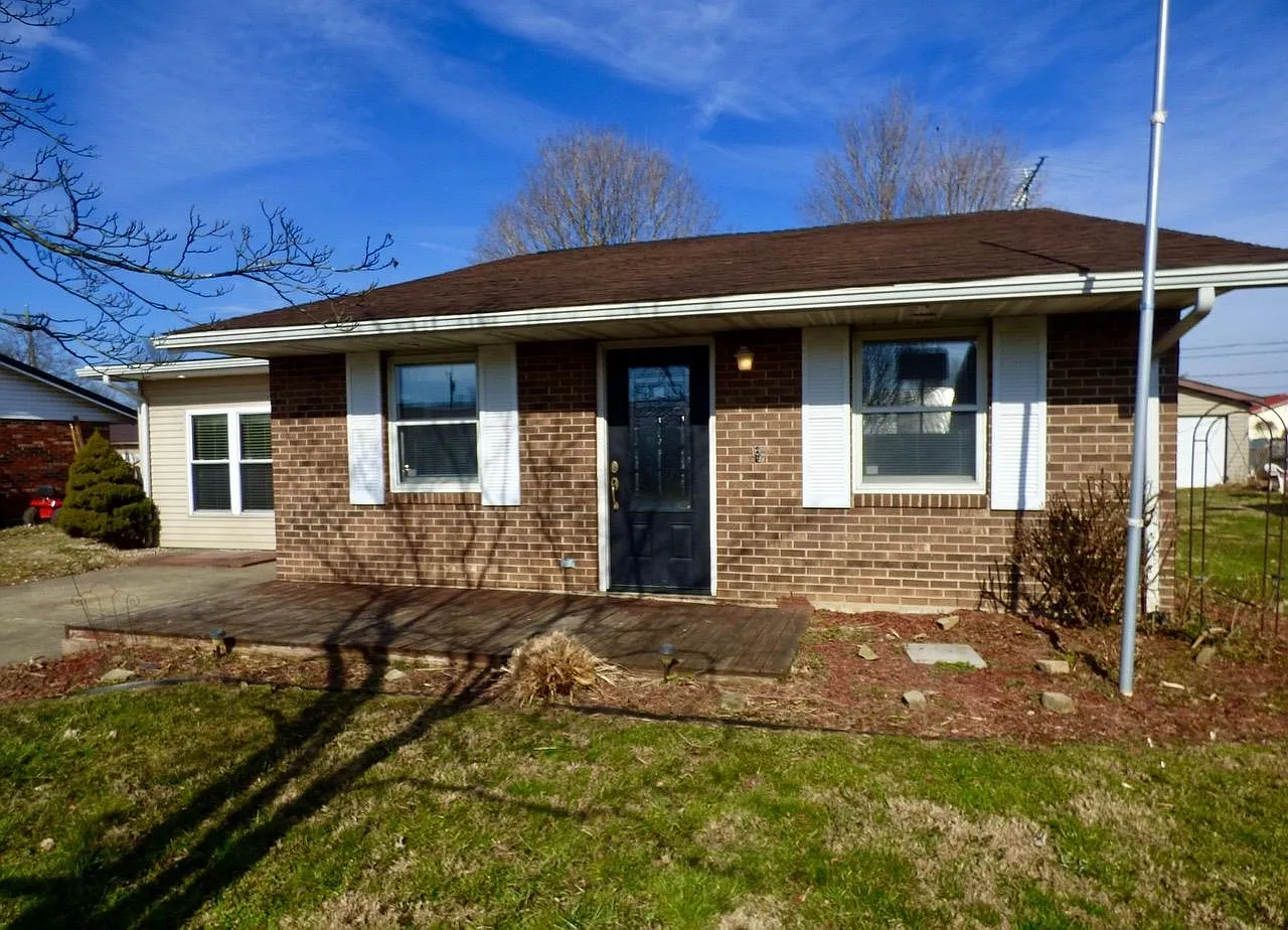200 Lafayette Ln photo 1
