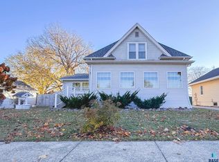 415 NW 3rd St, Madison, SD 57042