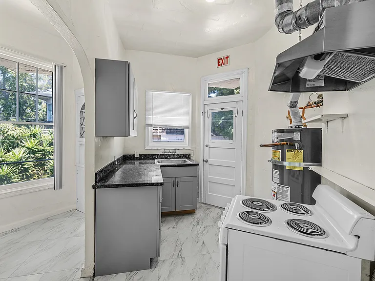 1619 Walnut St #C — Photo 28