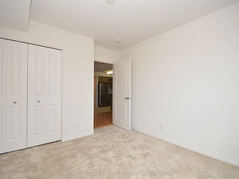 242 Rideau St #404 — Photo 27