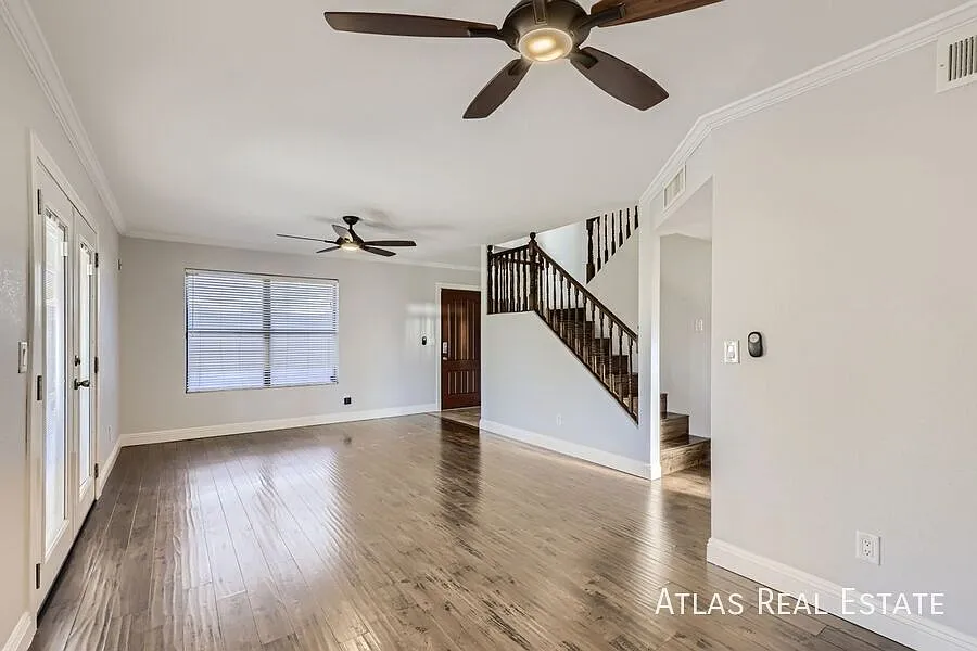 Gorgeous 2 Story 3 Bed / 2.5 Bath in Peoria! Features with Granite Countertops / Low Maintenance ... — Photo 3