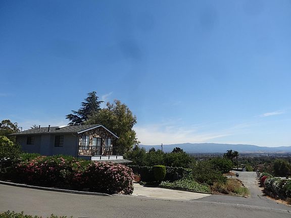 2nd image of 3649 Westview Dr