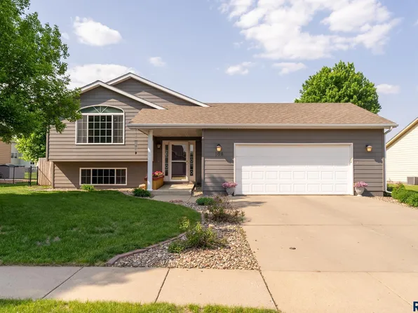 108 W Greenwood St, Brandon, SD 57005