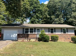 5305 Foxwood Rd, Knoxville, TN 37921