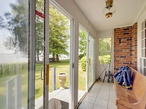 5198 Weaver Ln, Gloucester, VA 23061