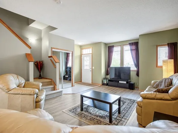 209 N Strathcona Cir, Strathmore, AB T1P 0B1