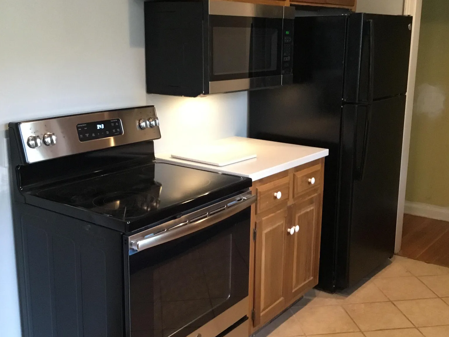 2 bed, 1048 sqft, $1,800 — Photo 2