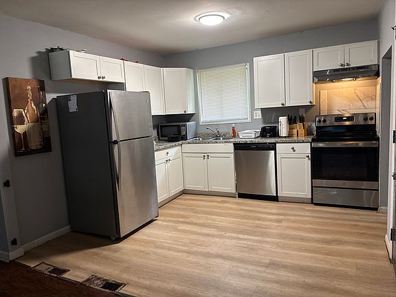 2nd image of 3226 Cloverhurst Dr