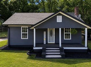 622 S Franklin Rd, Mount Airy, NC 27030