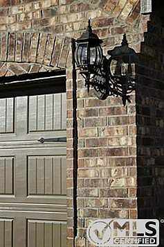 4th image of 2232 Caroline Dr