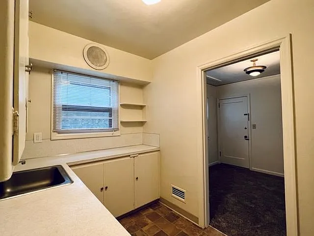 1 bed, 725 sqft, $1,275 — Photo 4