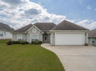 141 Saint Charles Dr, Helena, AL 35080