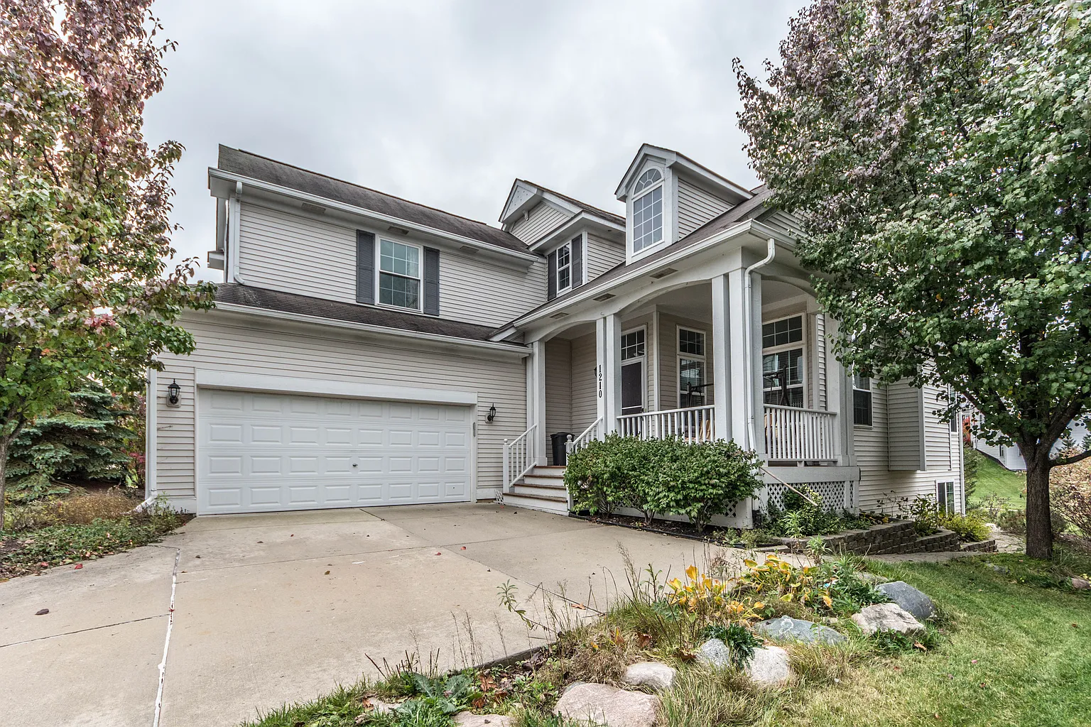 1210 Portsmouth Dr photo 1