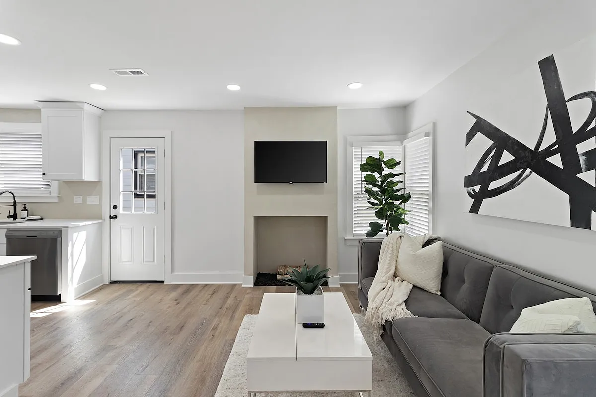 2 bed, $3,420 — Photo 4