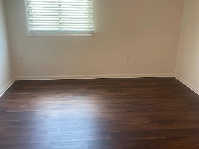 1019 Ravens Crest Dr — Photo 30