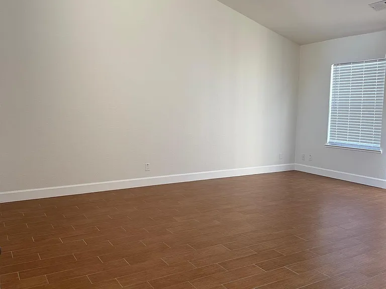 101 Portola Way #2 — Photo 4