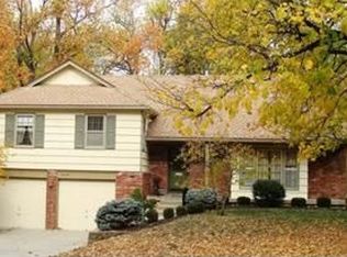5632 W 81st Ter, Prairie Village, KS 66208