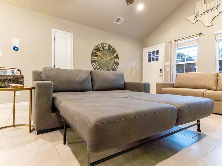 Eastview Dr — Photo 18