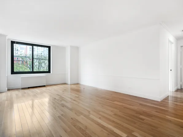 40 East 94th Street image 1 of 7