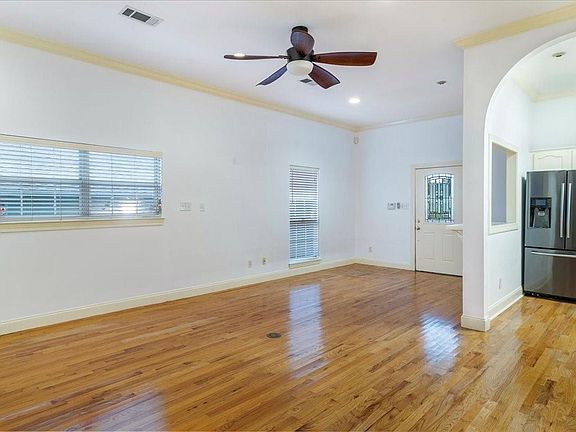 4th image of 8328 S Claiborne Ave