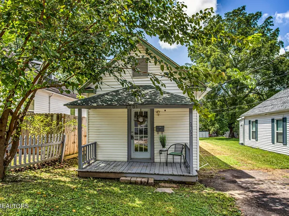 2701 Barton St, Knoxville, TN 37917