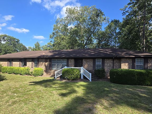2nd image of 202 Haven Way S