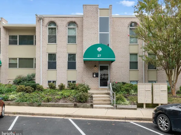 27 Canterbury Sq APT 201, Alexandria, VA 22304