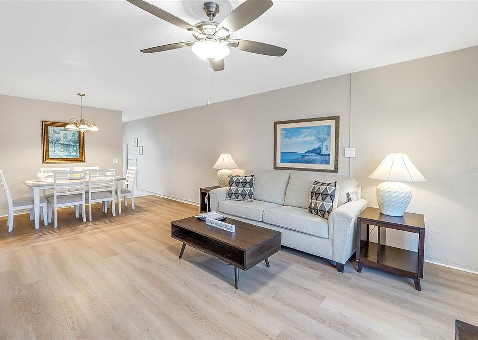 Clearview Oaks Paradise Sec 4300 58th St N Saint Petersburg, FL