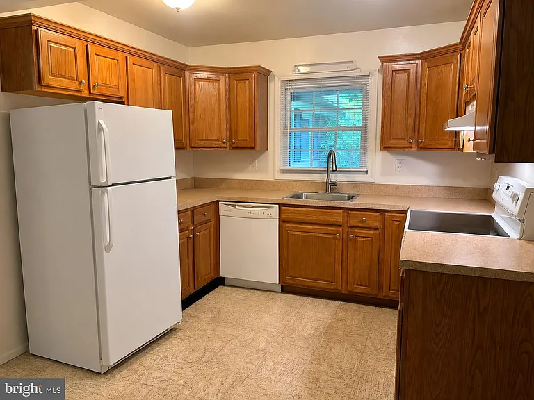 2207 Hyson Pl — Photo 5